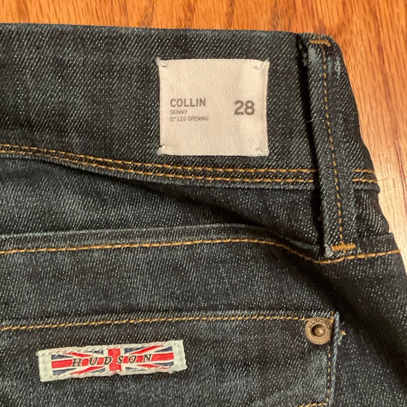 Hudson Jeans, Dark Wash, 5-Pockets, Pointed Flap & Button on Back 2, Size 28 - Picture 13 of 15